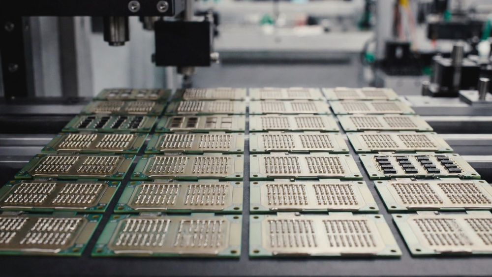 Solder Paste Printing Consistency Across Different Products Konsistensi Pencetakan Pasta Solder di Berbagai Produk