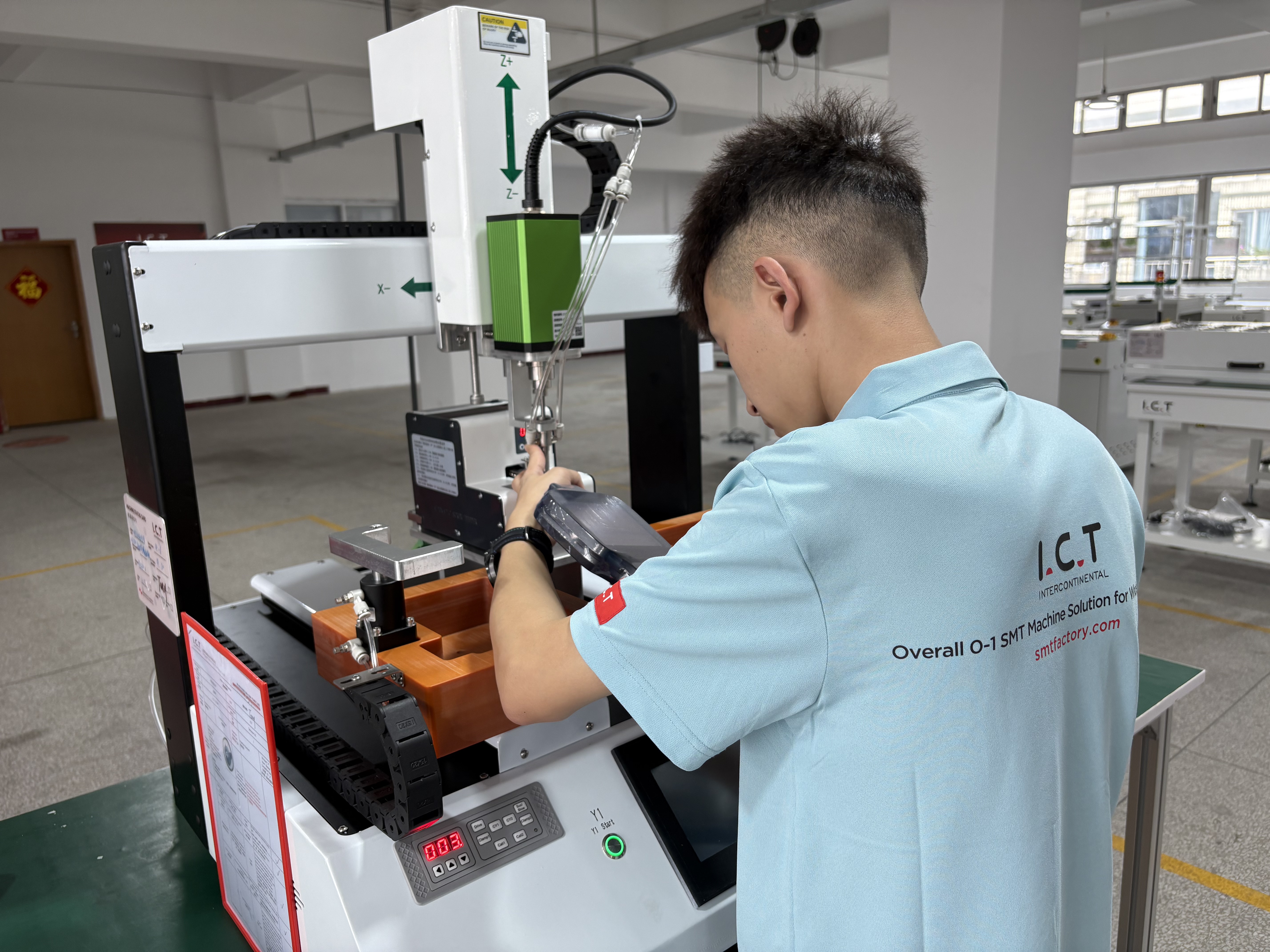 robot sekrup desktop.jpg