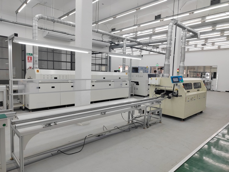 Jalur celup untuk manufaktur TV pintar