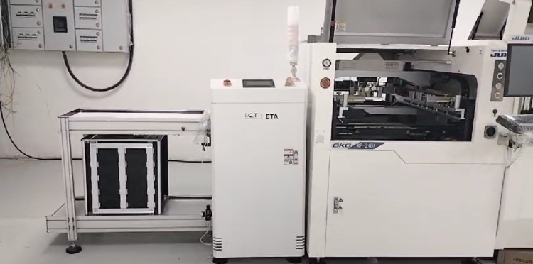 Mesin penanganan PCB TIK dengan juki