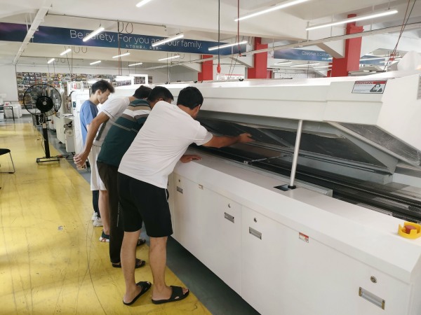 Pelatihan dan penerimaan oven reflow di TIK