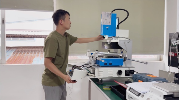 ICT melengkapi panduan teknis pengoperasian peralatan SMT
