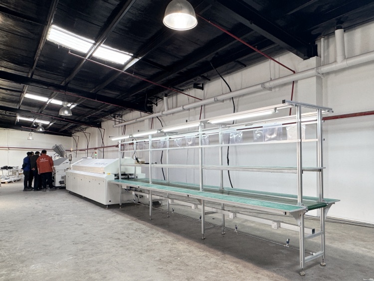 Jalur produksi LED semi-otomatis