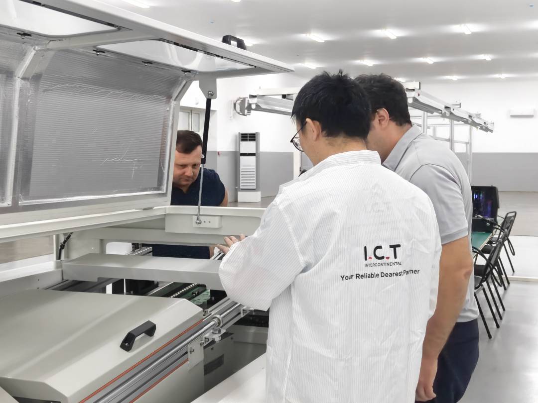 Tim Teknik ICT Memberikan Dukungan Teknis Penuh untuk Pelanggan Global.jpg