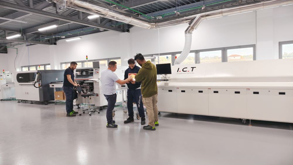 Lini Produksi Strip LED ICT di Italia 03.jpg
